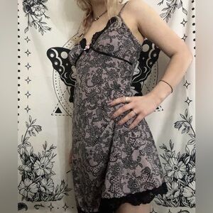 🖤🌸 PINK AND BLACK FLORAL VINTAGE NIGHTGOWN 🌸 🖤